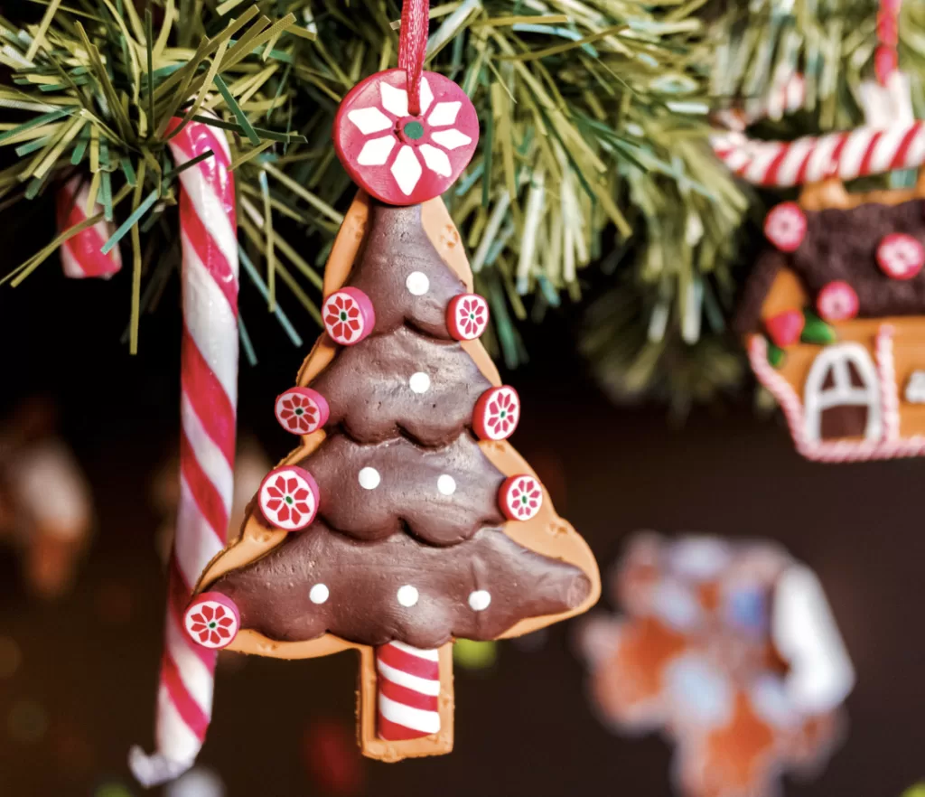 gingerbread christmas decor