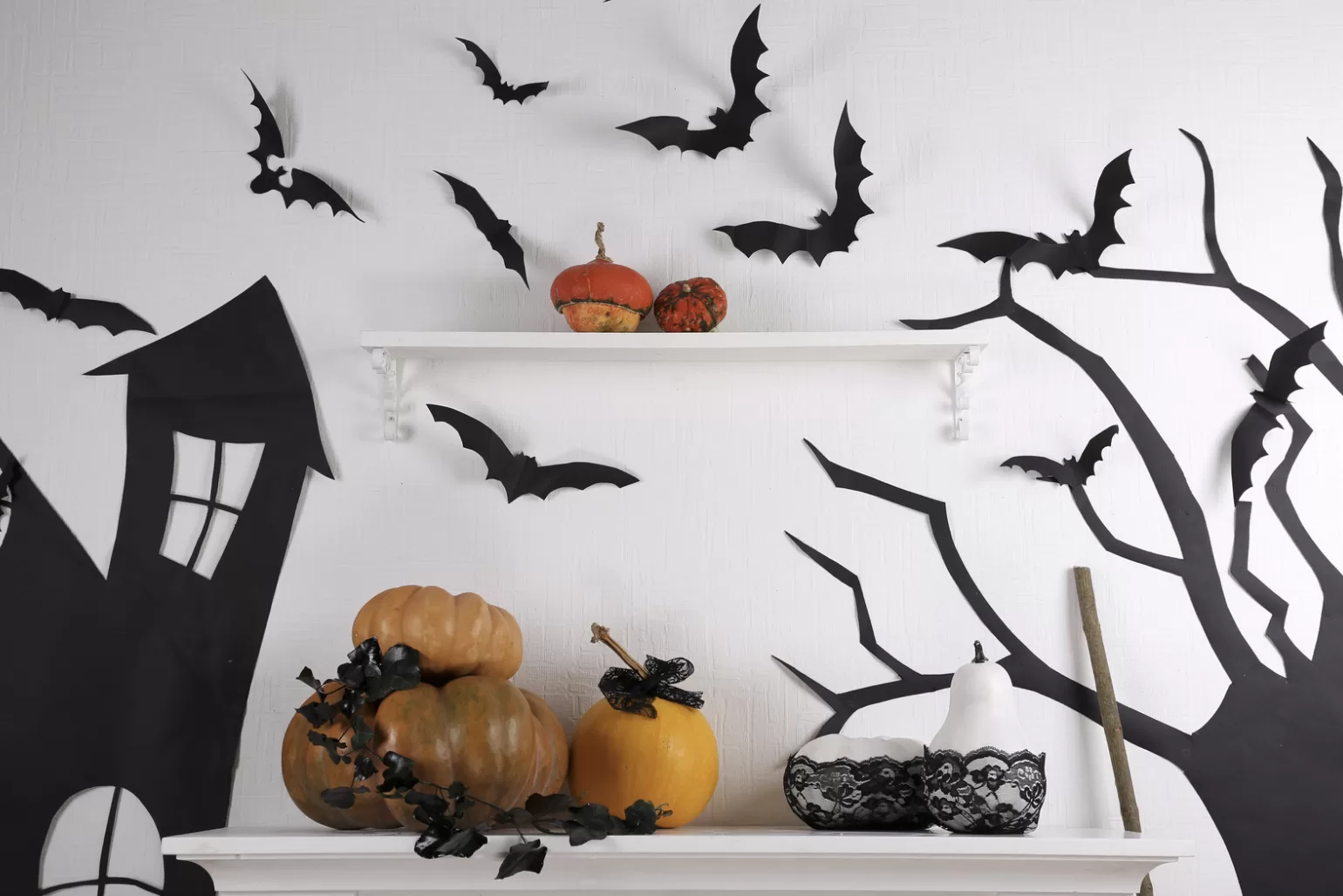 halloween mantel decor