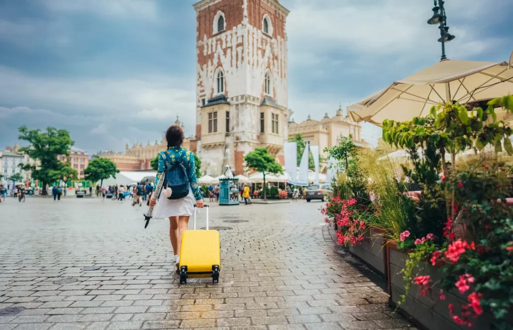 summer travel saving tips