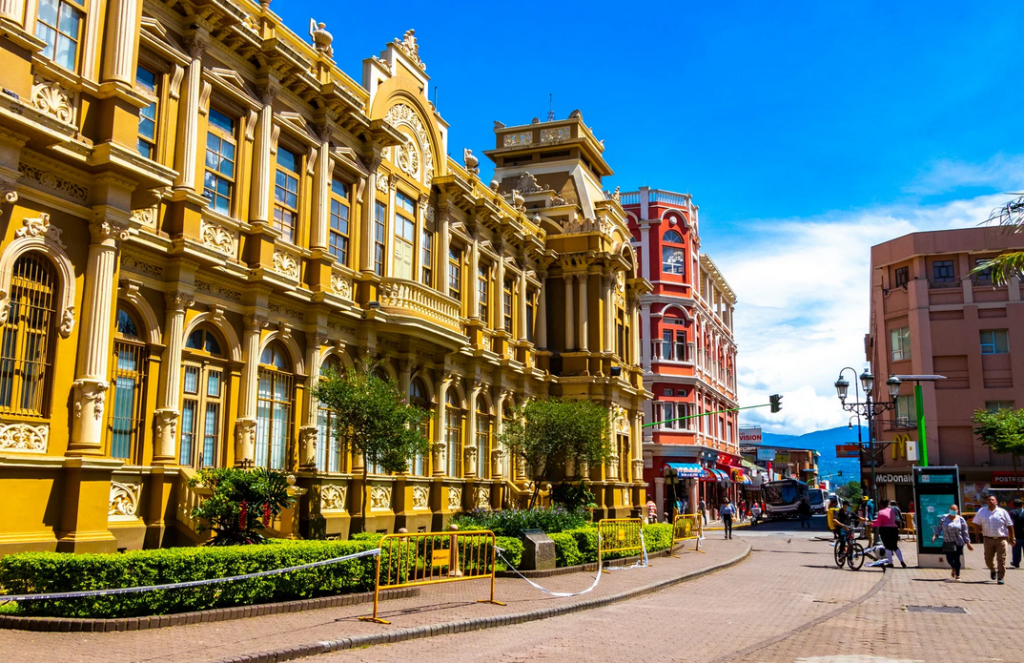 Costa Rica Adventure Travel Itinerary: The Ultimate Darecation Guide